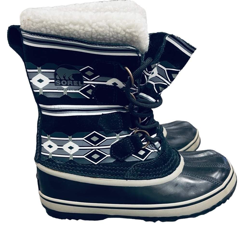 SOREL Snow Boats Black Lace Up Rubber Bottom Sole Diamond Print